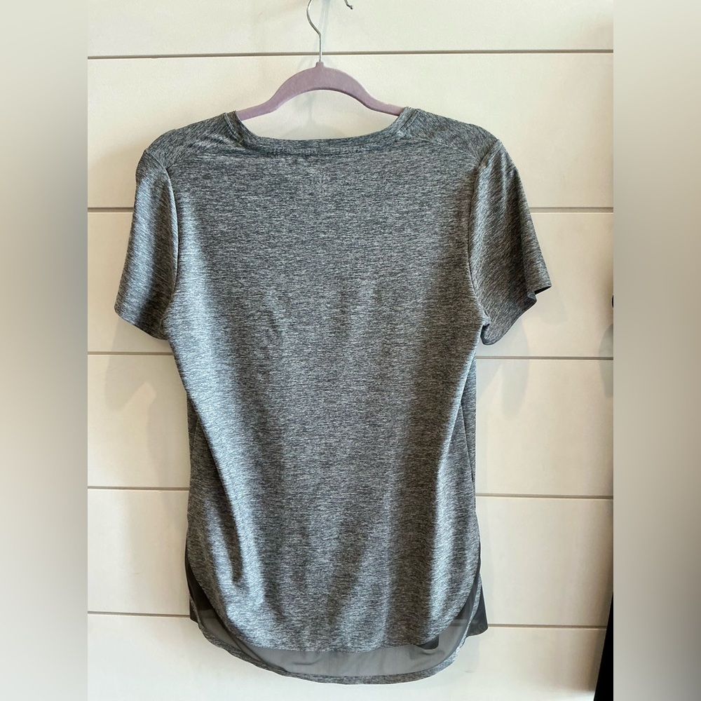 Athleta  Short Sleeve Tee w/ cadence mesh - Picture 2 of 3